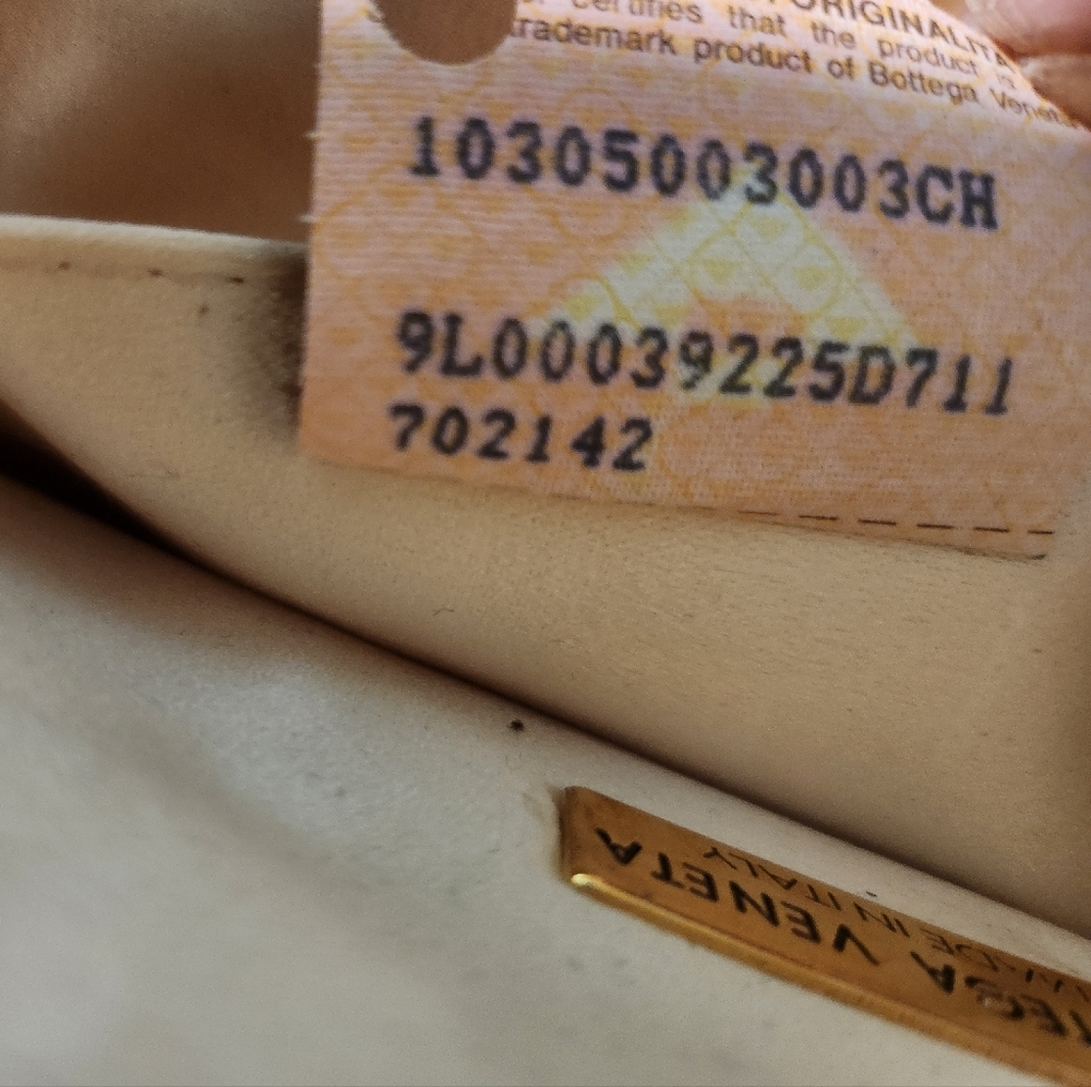 Bottega Veneta Cream Shoulder Bag - Picture 7 of 8